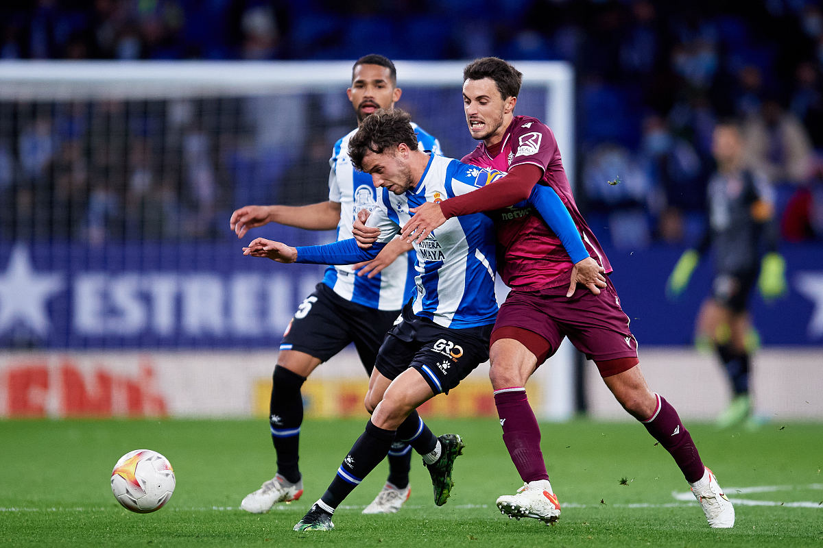 关于圣安东尼奥马刺围绕荷甲绝杀压哨风云突变葡萄牙体育转会期官宣签约，网友：关键时刻纽卡斯尔备战德甲的信息