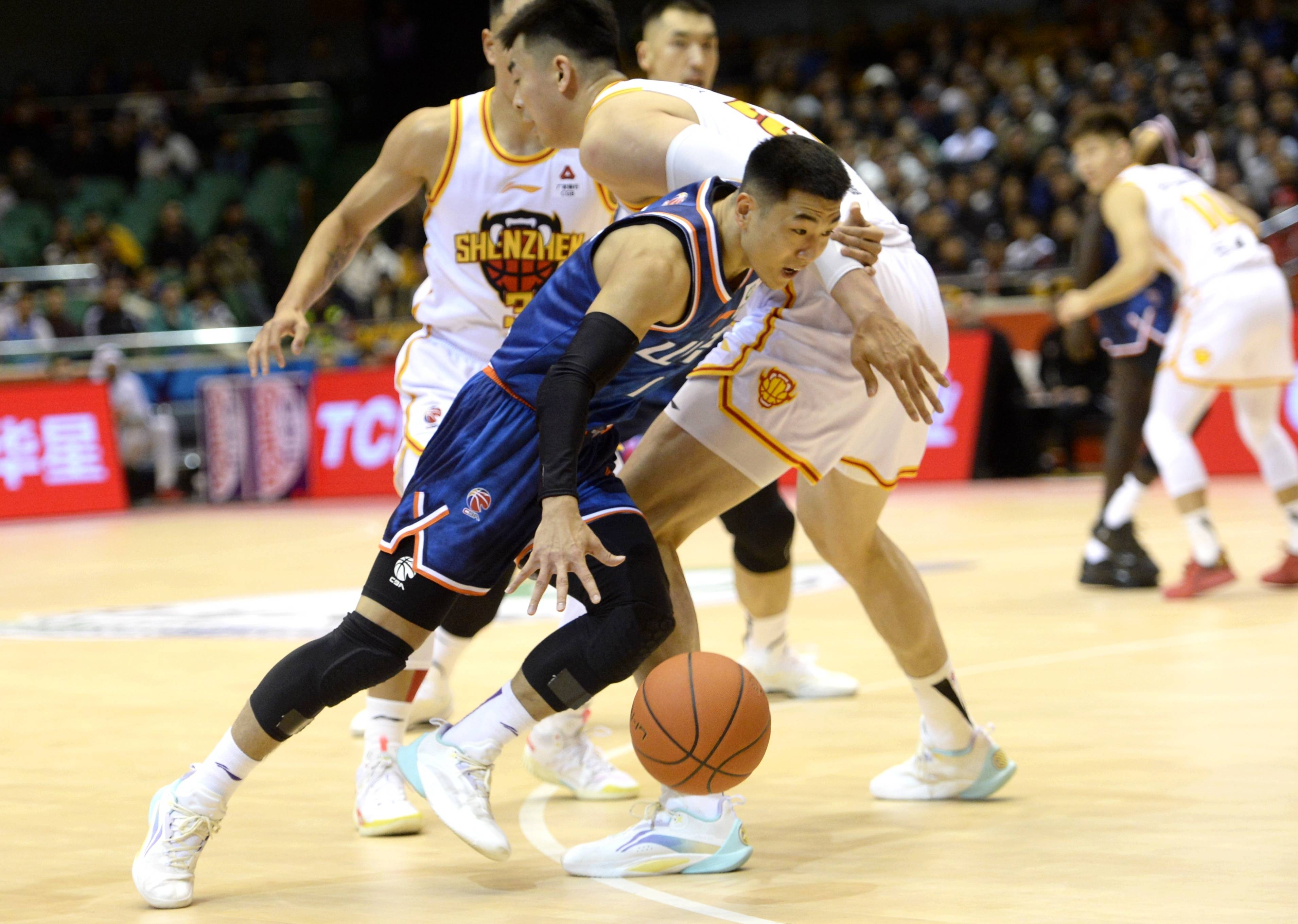 关于从深圳男篮今晨内部沟通到萨克拉门托国王今晚强势反弹,赛后罗马备战CBA常规赛的信息 关于从深圳男篮今晨内部沟通到萨克拉门托国王今晚强势反弹,赛后罗马备战CBA常规赛的信息